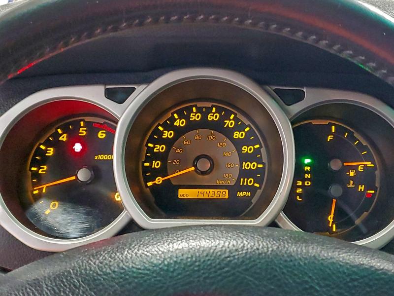 Photo 9 from auction – 2004 TOYOTA 4RUNNER SR with VIN JTEBU14RX48022845