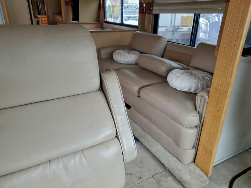 Photo 9 from auction – 2003 FREIGHTLINER CHASSIS X with VIN 4UZAAHAK13CM12040