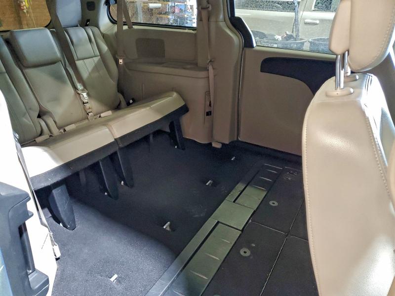 Photo 11 from auction – 2013 CHRYSLER TOWN & COU with VIN 2C4RC1BG0DR620213