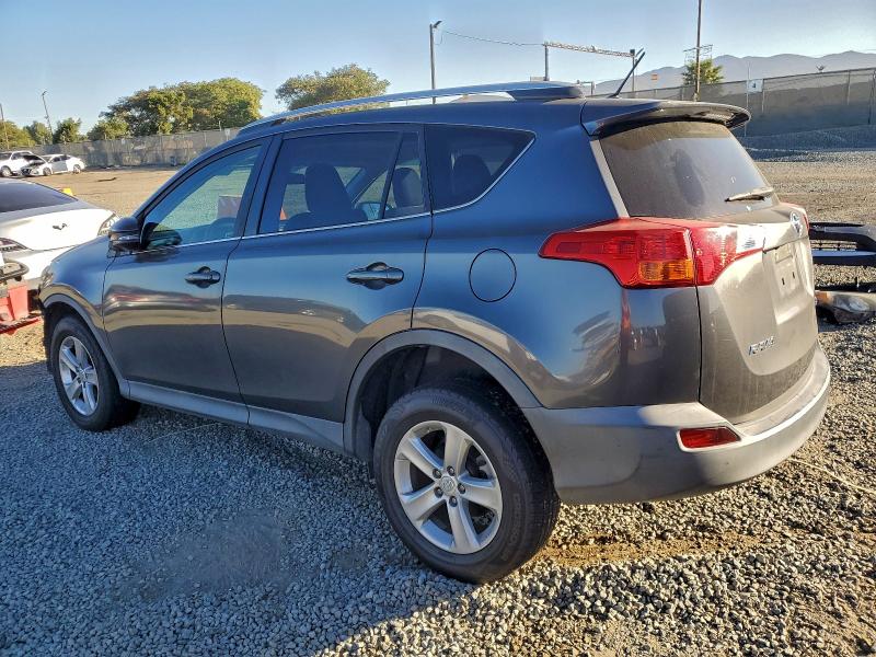 Photo 2 from auction – 2014 TOYOTA RAV4 XLE with VIN 2T3WFREV4EW104382