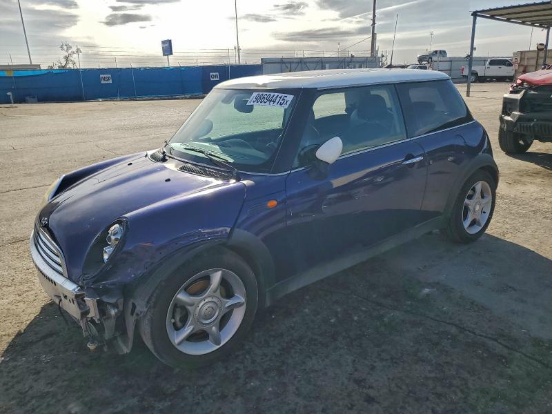 MINI COOPER 2005 with VIN WMWRC33405TC58538 - Photo from auction