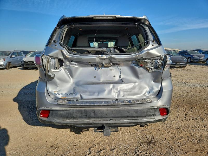 Zdjęcie 6 z aukcji – 2016 TOYOTA HIGHLANDER z VIN 5TDKKRFH7GS128456