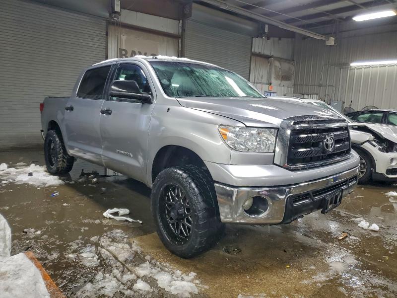 Photo 4 from auction – 2011 TOYOTA TUNDRA CRE with VIN 5TFDM5F17BX017293
