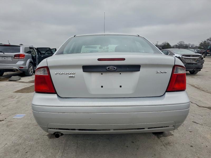 Photo 6 from auction – 2005 FORD FOCUS ZX4 with VIN 1FAFP34N95W293128