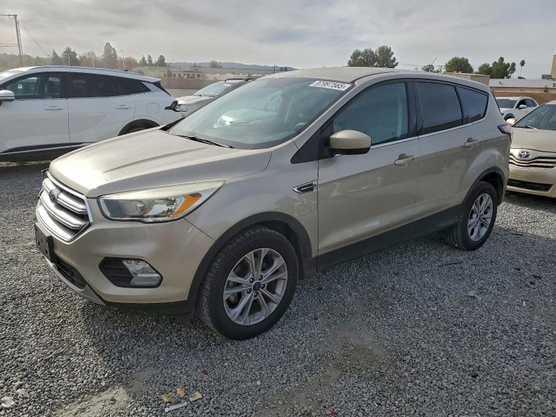 FORD ESCAPE SE 2017 with VIN 1FMCU0GD6HUD20420 - Photo from auction