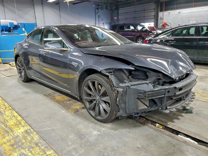 Photo 4 from auction – 2016 TESLA MODEL S with VIN 5YJSA1E20GF132631