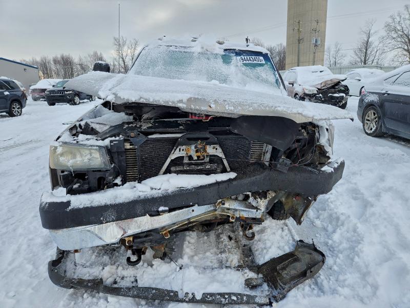 Photo 5 from auction – 2003 CHEVROLET SILVERADO with VIN 1GCJK33103F114456