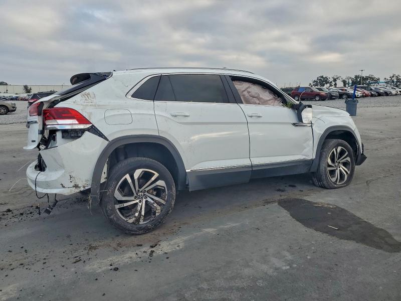 Photo 3 from auction – 2022 VOLKSWAGEN ATLAS CROS with VIN 1V2BC2CA4NC213053
