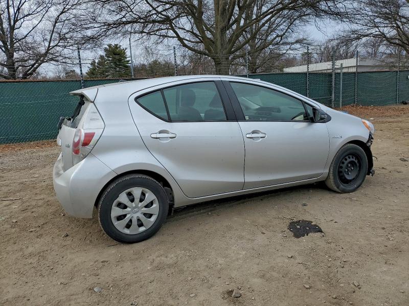 Photo 3 from auction – 2013 TOYOTA PRIUS C with VIN JTDKDTB33D1044631