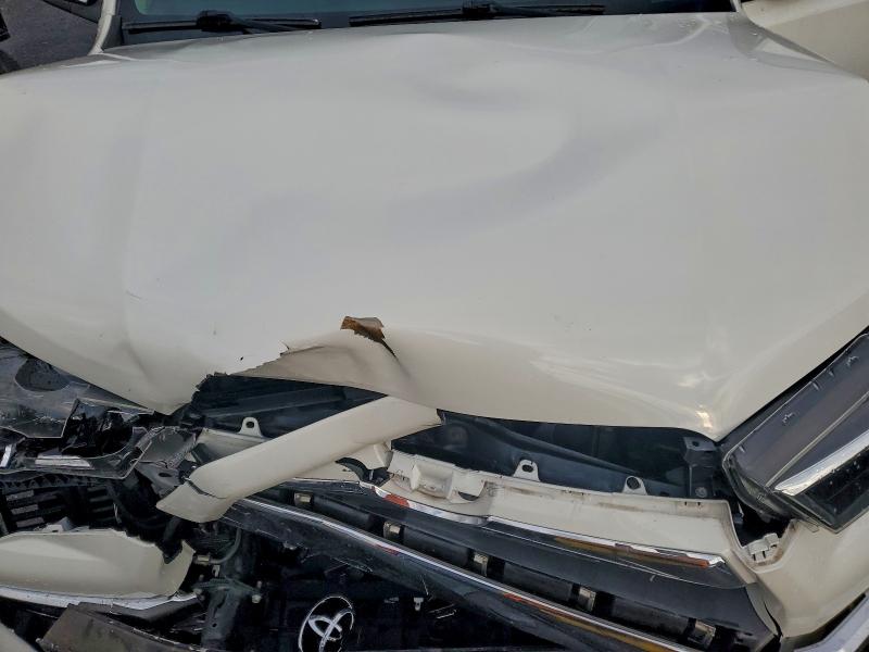 Photo 12 from auction – 2015 TOYOTA 4RUNNER SR with VIN JTEBU5JR4F5265759