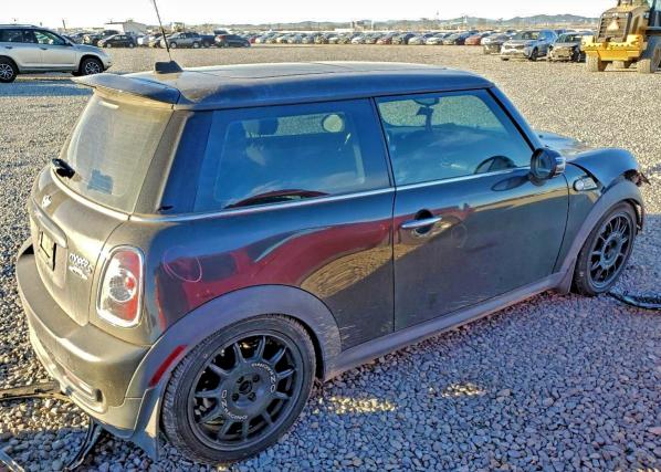 Photo 3 from auction – 2011 MINI COOPER S with VIN WMWSV3C57BTY22067
