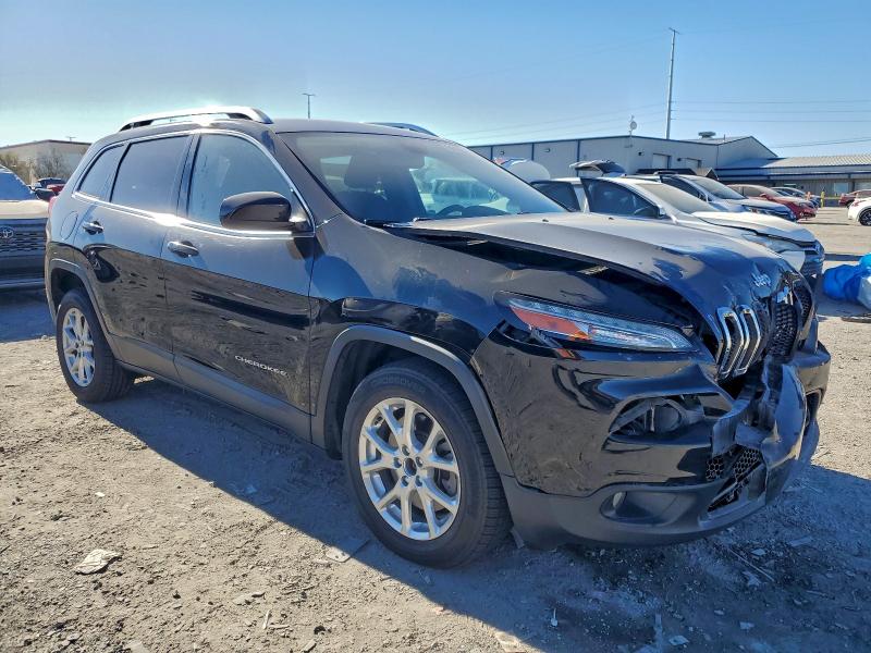 Photo 4 from auction – 2017 JEEP CHEROKEE with VIN 1C4PJLCB8HW565972