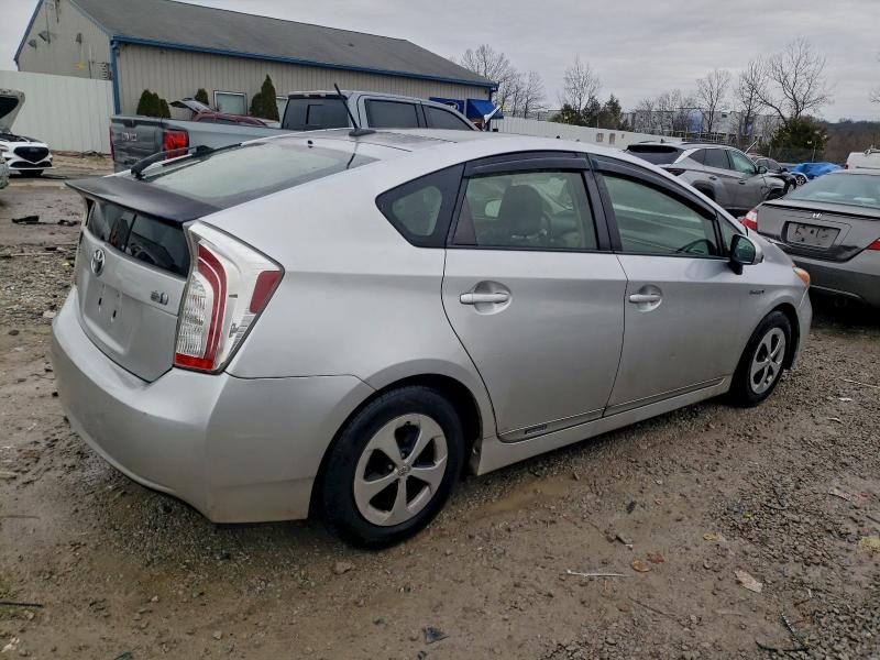 Photo 3 from auction – 2014 TOYOTA PRIUS with VIN JTDKN3DU5E1774657
