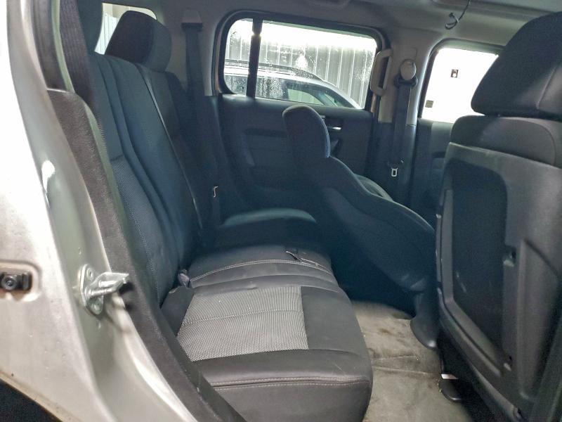 Photo 11 from auction – 2006 HUMMER H3 with VIN 5GTDN136368312194