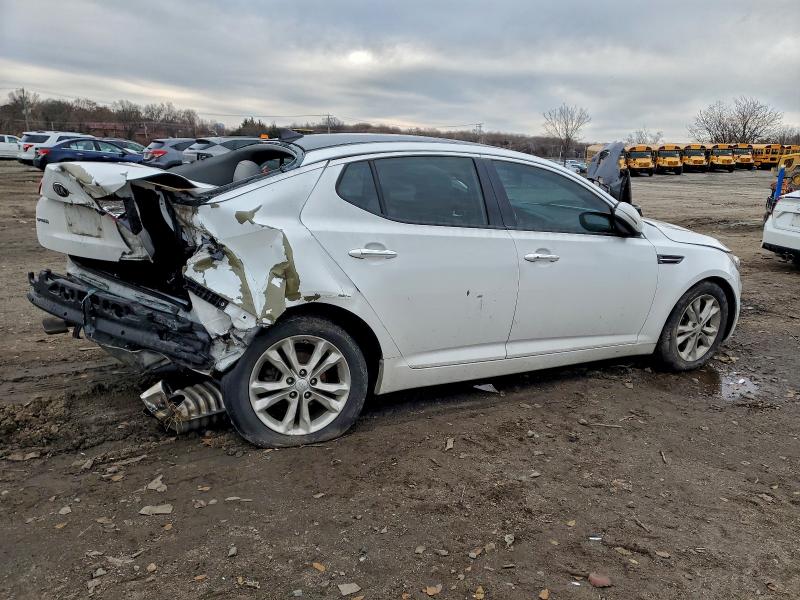 Фото 3 с аукциона – 2013 KIA OPTIMA с VIN 5XXGN4A71DG177390