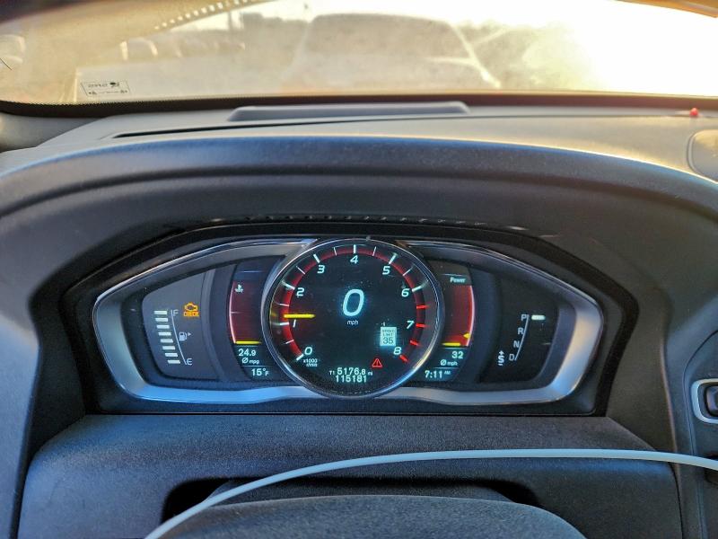 Photo 9 from auction – 2015 VOLVO XC60 T5 PL with VIN YV440MDM2F2738494