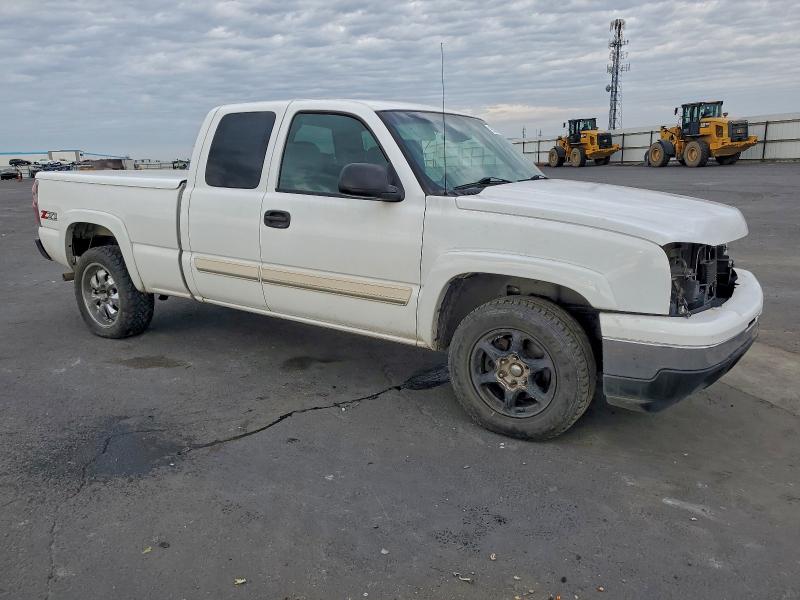 Photo 4 from auction – 2006 CHEVROLET SILVERADO with VIN 1GCEK19B96Z103304