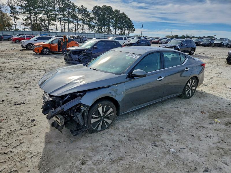 NISSAN ALTIMA SL 2020 with VIN 1N4BL4EV2LC132777 - Photo from auction