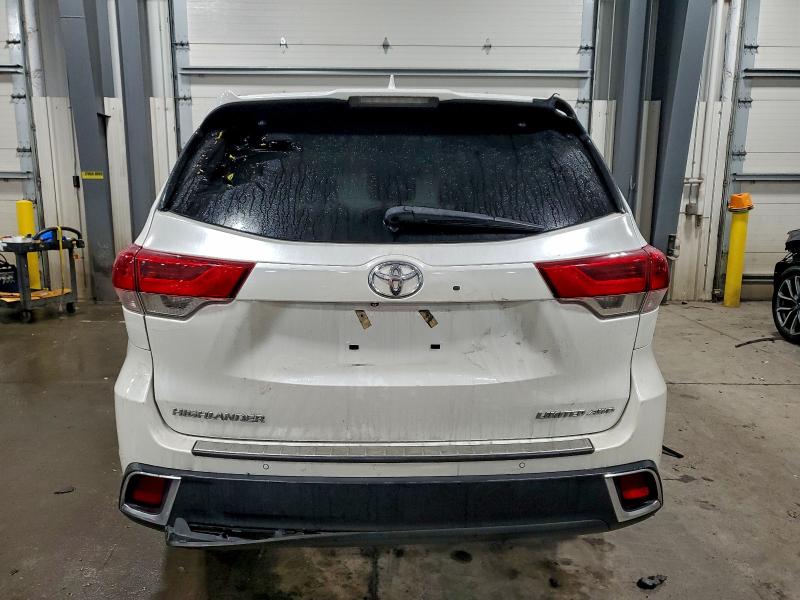 Photo 6 from auction – 2018 TOYOTA HIGHLANDER with VIN 5TDDZRFH2JS803061