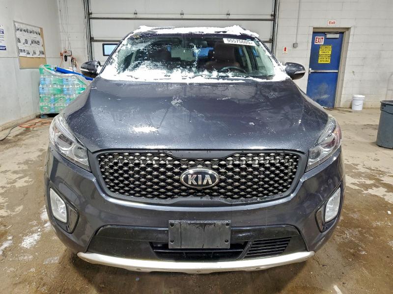 Photo 5 from auction – 2017 KIA SORENTO SX with VIN 5XYPKDA55HG264251