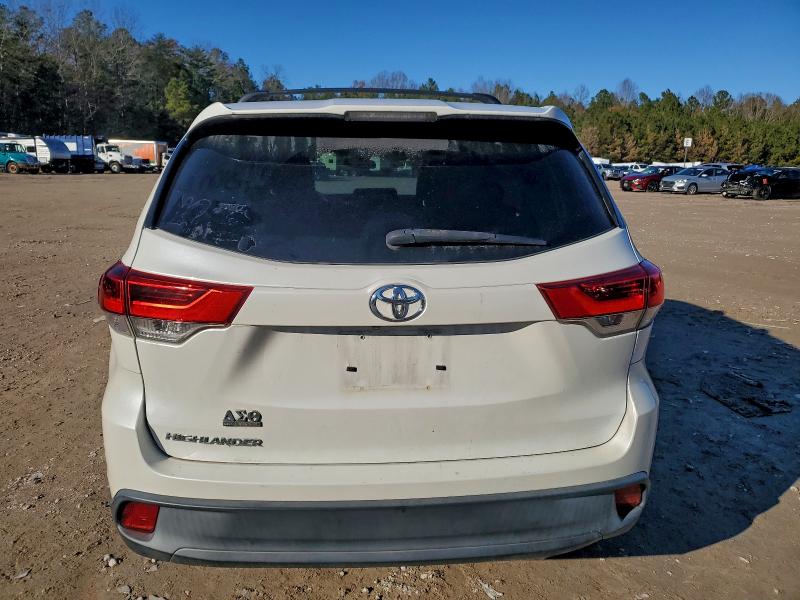 Photo 6 from auction – 2017 TOYOTA HIGHLANDER with VIN 5TDZARFH7HS025136