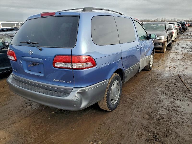 Photo 3 from auction – 2002 TOYOTA SIENNA LE with VIN 4T3ZF13C12U456623