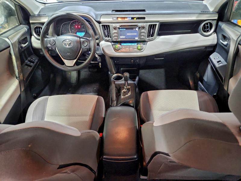 Photo 8 from auction – 2015 TOYOTA RAV4 XLE with VIN JTMRFREV2FJ037343