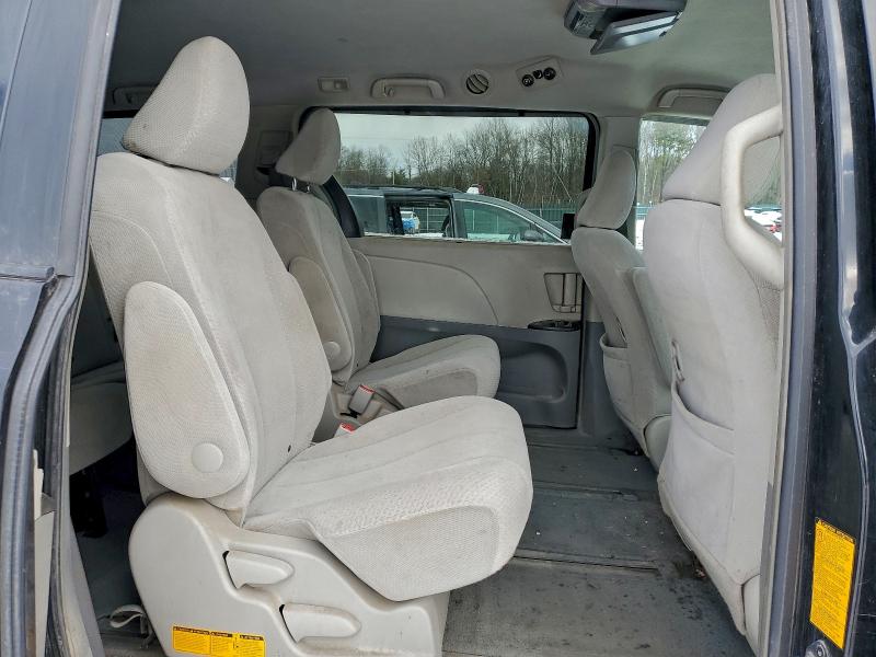 Photo 11 from auction – 2011 TOYOTA SIENNA LE with VIN 5TDJK3DC3BS016715