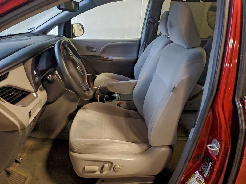 Photo 7 from auction – 2016 TOYOTA SIENNA LE with VIN 5TDJK3DC9GS137353