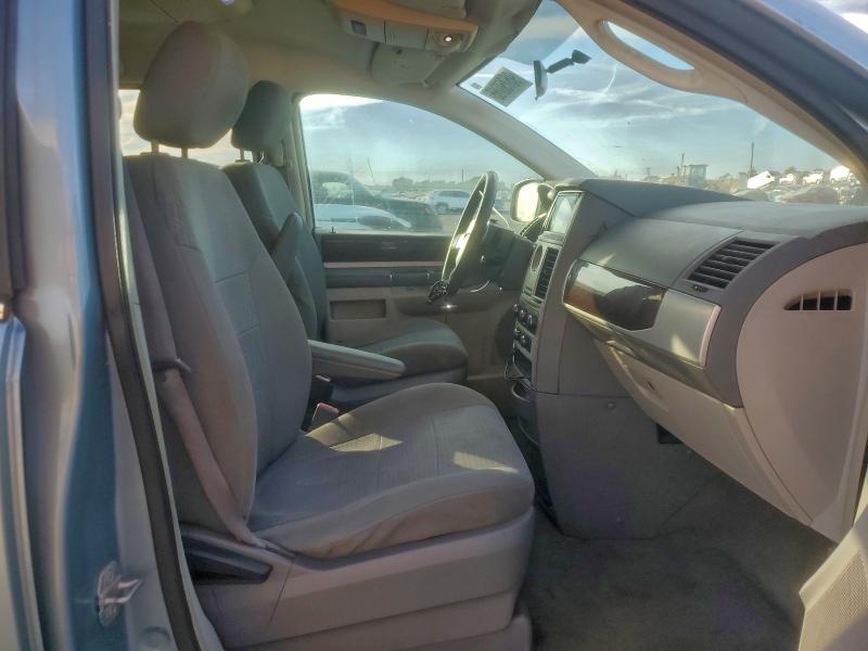 Photo 7 from auction – 2010 CHRYSLER TOWN & COU with VIN 2A4RR5D18AR234885