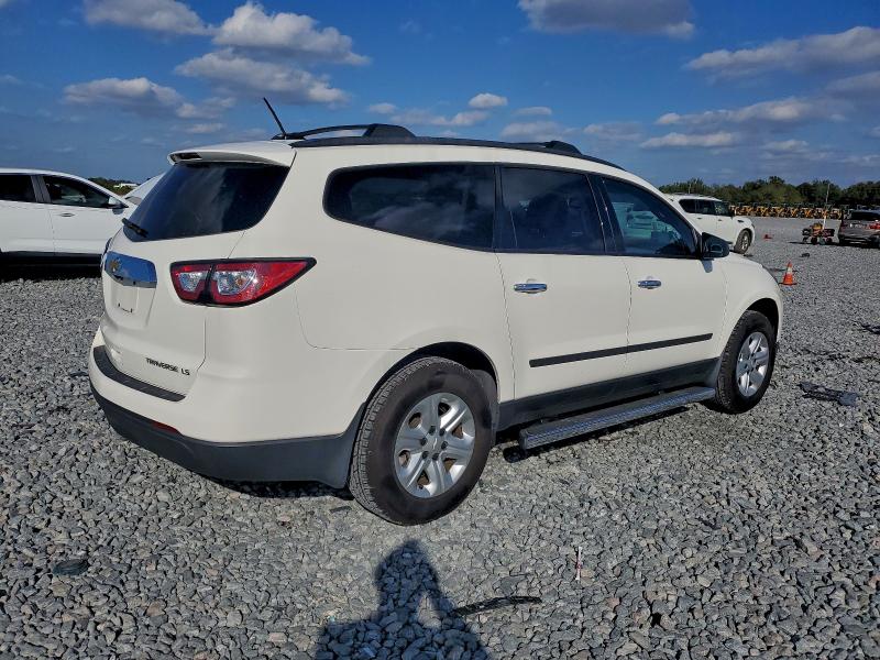 Photo 3 from auction – 2015 CHEVROLET TRAVERSE L with VIN 1GNKRFKD6FJ119599