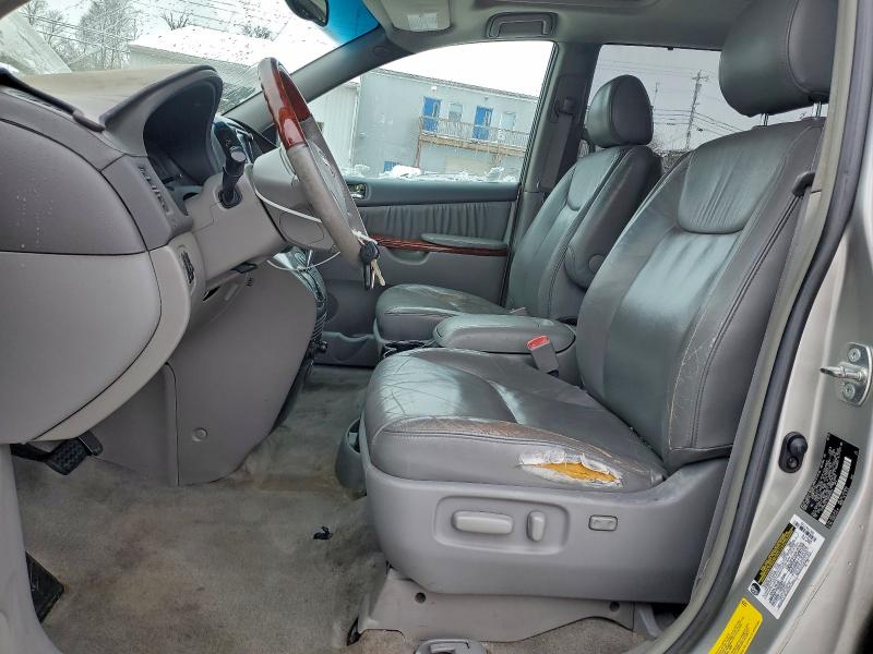 Photo 7 from auction – 2005 TOYOTA SIENNA with VIN 5TDBA22C15S048054