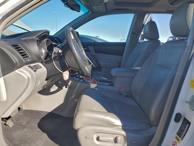 Photo 7 from auction – 2011 TOYOTA HIGHLANDER with VIN 5TDYK3EH1BS025549