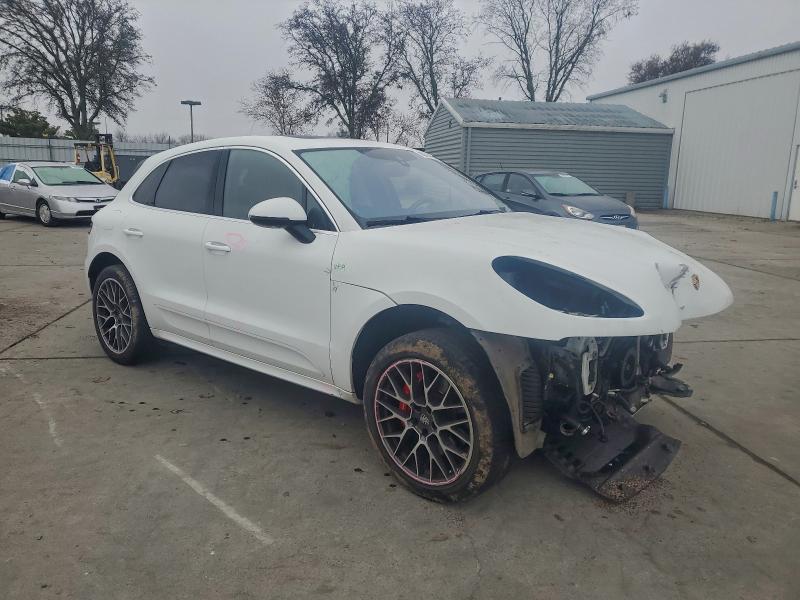 Photo 4 from auction – 2015 PORSCHE MACAN TURB with VIN WP1AF2A51FLB47717