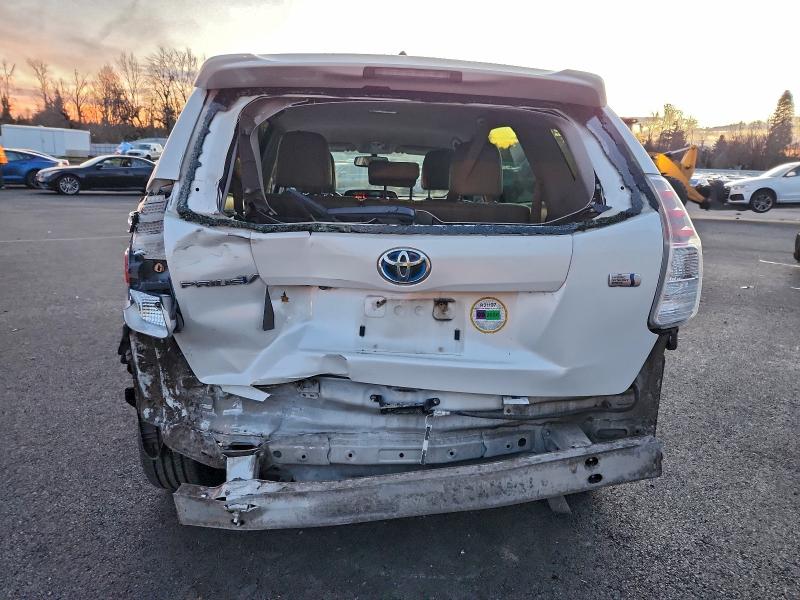 Photo 6 from auction – 2015 TOYOTA PRIUS V with VIN JTDZN3EU6FJ026501