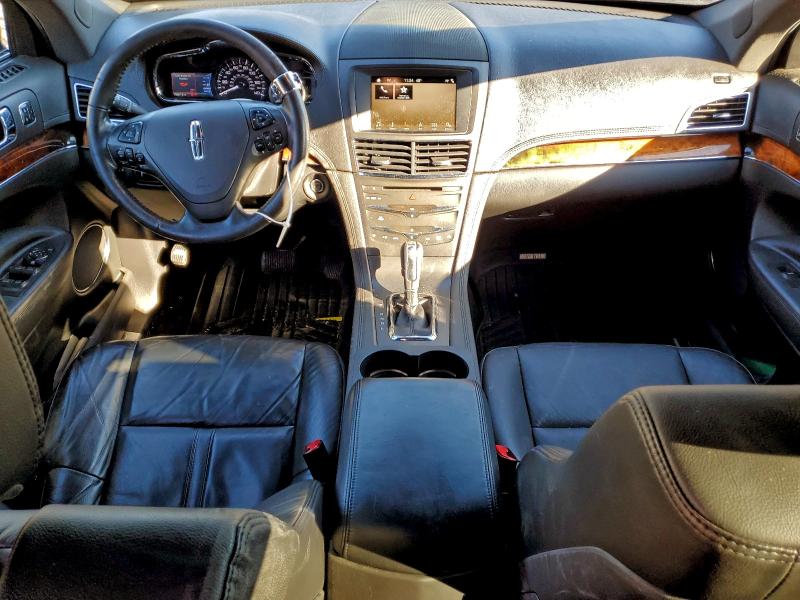Photo 8 from auction – 2018 LINCOLN MKT with VIN 2LMHJ5NK9JBL00711
