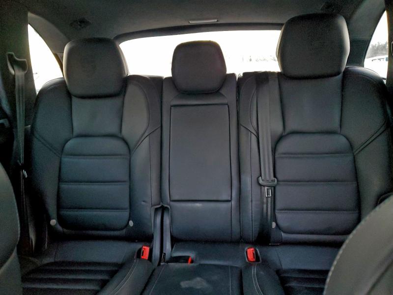 Photo 10 from auction – 2014 PORSCHE CAYENNE TU with VIN WP1AC2A23ELA87811