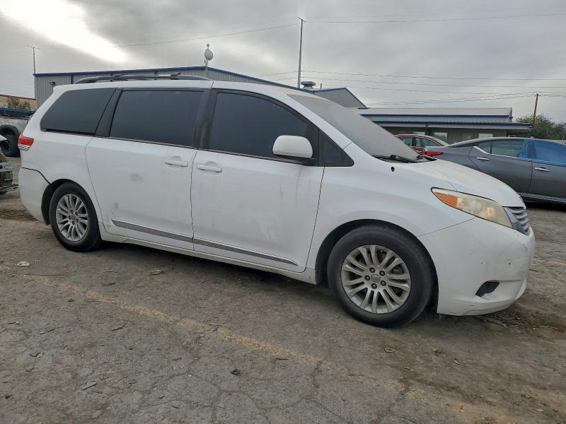 Photo 4 from auction – 2013 TOYOTA SIENNA LE with VIN 5TDKK3DC4DS342546