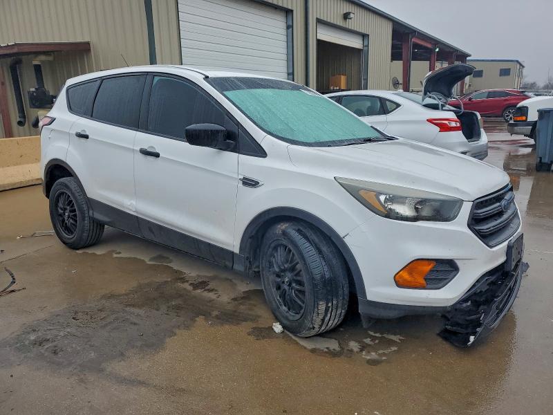 Photo 4 from auction – 2018 FORD ESCAPE S with VIN 1FMCU0F70JUA10409