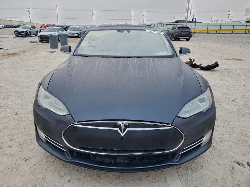 Photo 5 from auction – 2015 TESLA MODEL S P8 with VIN 5YJSA1H43FF094159
