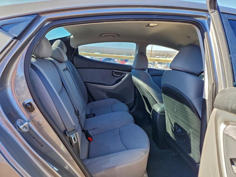 Photo 10 from auction – 2012 HYUNDAI ELANTRA GL with VIN 5NPDH4AE6CH129380