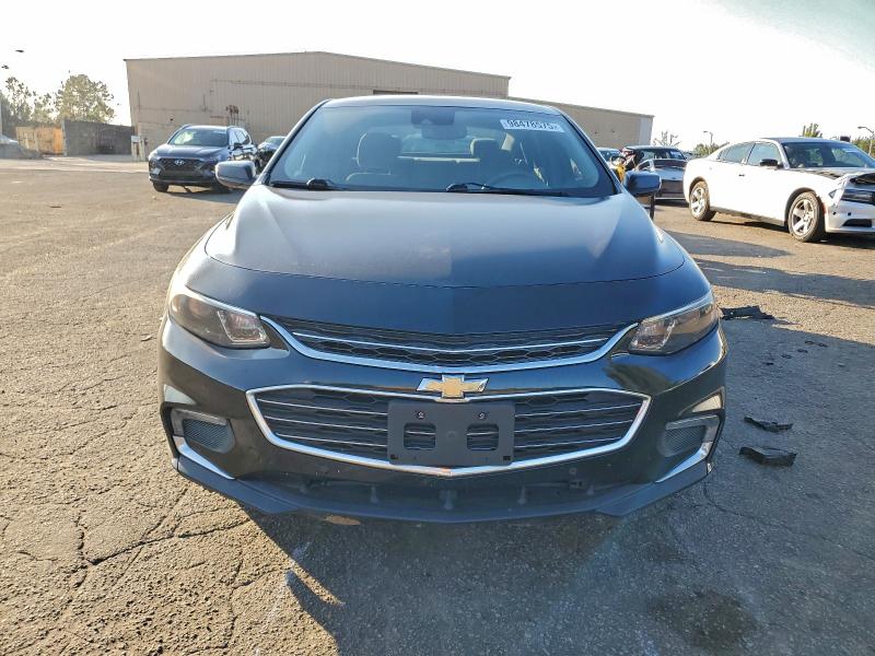 Photo 5 from auction – 2017 CHEVROLET MALIBU LT with VIN 1G1ZE5ST2HF178376