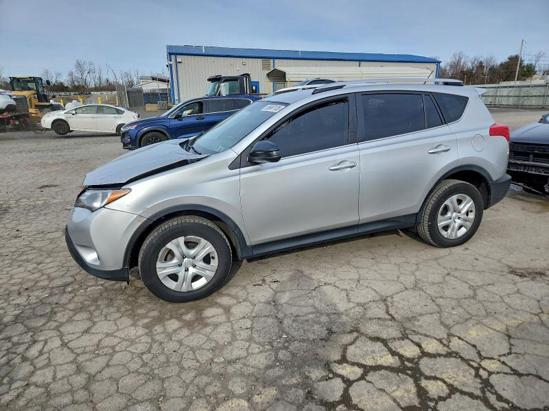 TOYOTA RAV4 LE 2015 with VIN JTMBFREV2FJ042575 - Photo from auction