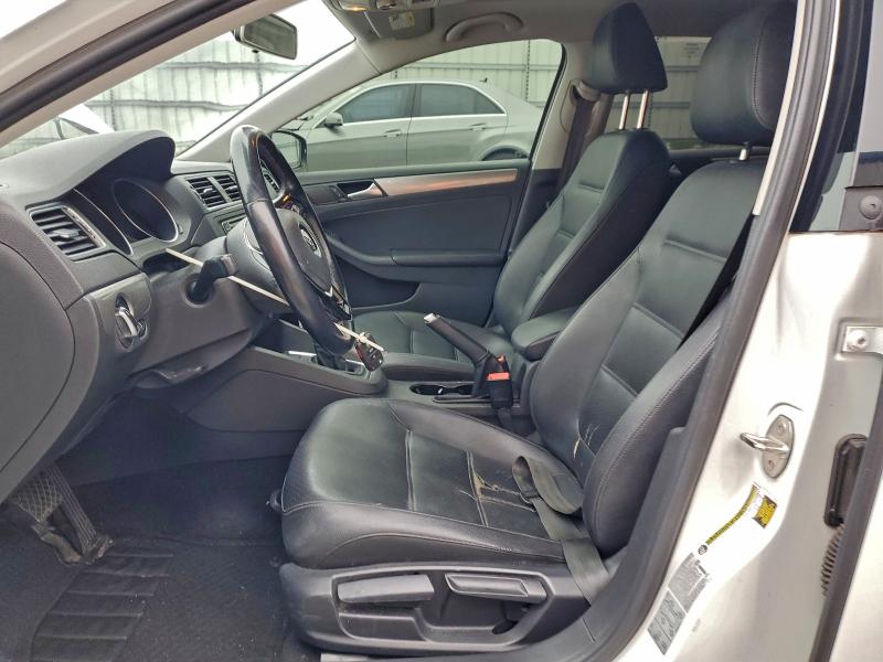 Photo 7 from auction – 2017 VOLKSWAGEN JETTA SE with VIN 3VWDB7AJ4HM377061