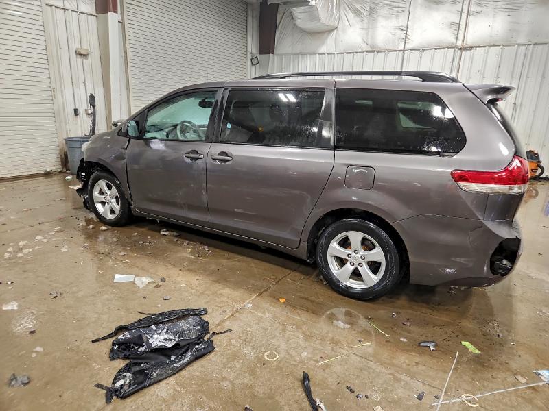 Photo 2 from auction – 2011 TOYOTA SIENNA LE with VIN 5TDKK3DC3BS061982