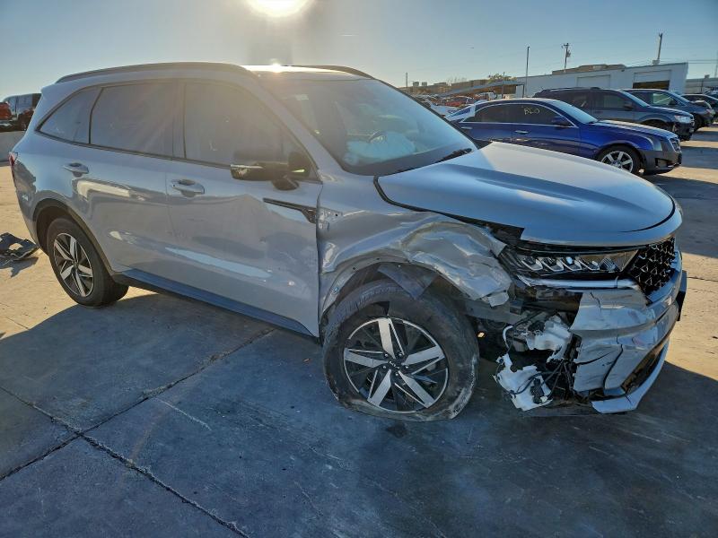 Photo 4 from auction – 2023 KIA SORENTO with VIN 5XYRH4LF5PG204806