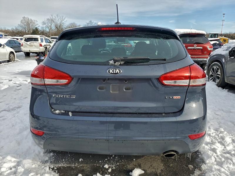 Photo 6 from auction – 2016 KIA FORTE EX with VIN KNAFX5A89G5627099