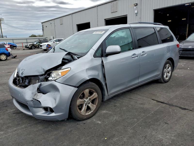 TOYOTA SIENNA 2015 with VIN 5TDKK3DC1FS682143 - Photo from auction