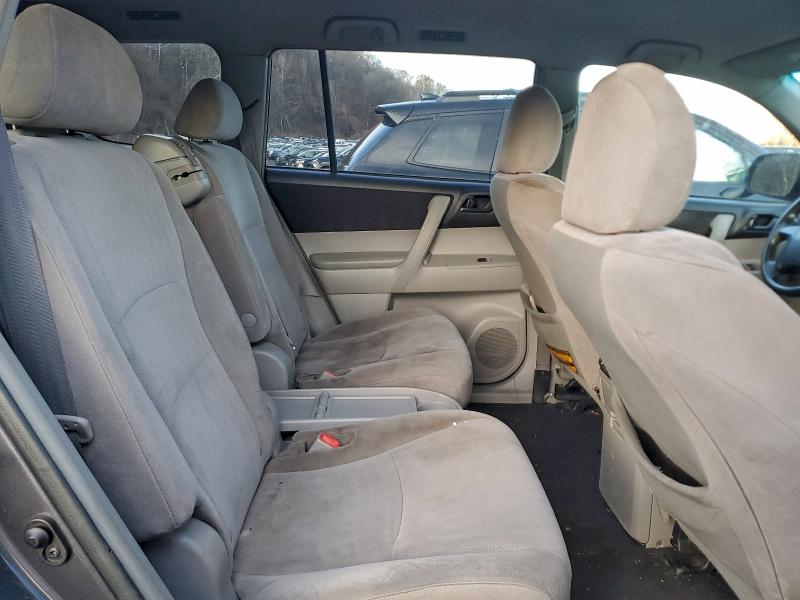Photo 11 from auction – 2011 TOYOTA HIGHLANDER with VIN 5TDBK3EH3BS065525
