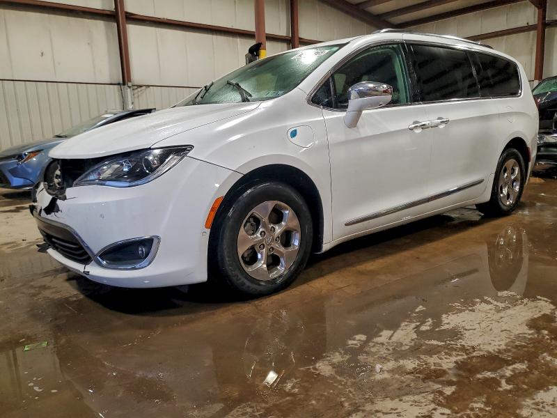 CHRYSLER PACIFICA H 2018 with VIN 2C4RC1N78JR364555 - Photo from auction